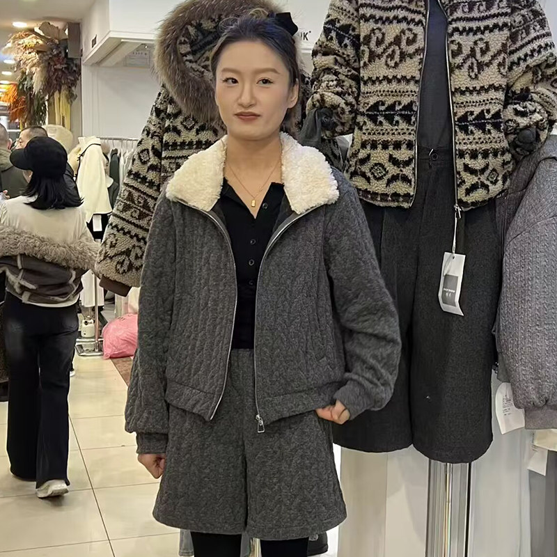 独秀复古翻领羊羔毛外套短裤两件套女2026春新款保暖显瘦时尚套装,女装/女士精品,时尚套装,淘宝优惠券,粉丝福利购,淘宝优惠卷