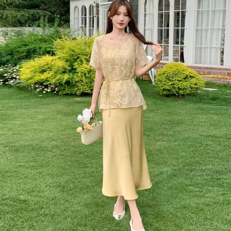 设计师精致连衣裙女缎面秋紫怡品牌2025年夏日新款巨好看减龄裙子