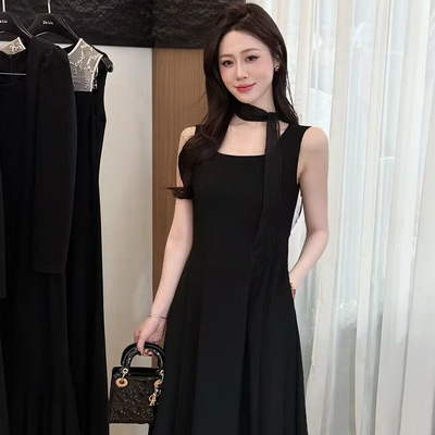 非凡品牌赫本风方领无袖连衣裙