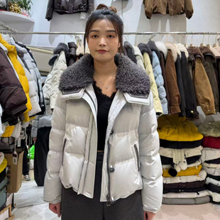 时尚秀短款白鸭绒羽绒服毛领加厚保暖外套小个子时尚减龄冬季外套