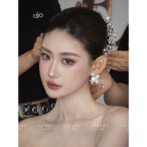 TM｜小众韩式水钻皇冠耳饰