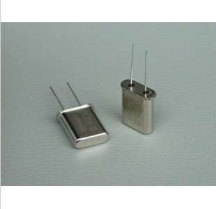 7.6M 晶振 HC-49U 7.6MHZ 谐振器 无源晶振 7.600M 7.600mhz