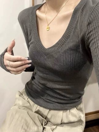 甜辣妹v领薄款长袖针织衫女设计感小众夏季透气紧身显瘦防晒上衣