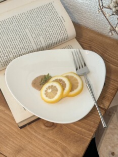 酒店餐厅陶瓷盘子创意个性餐具连锁甜品盘高级感餐具立体浮雕防滑