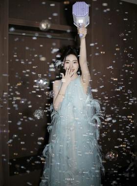 晨袍女新娘订婚生日小礼服裙高端轻奢小众羽毛轻纱无袖挂脖连衣裙