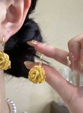 高级感金色玫瑰花朵耳环