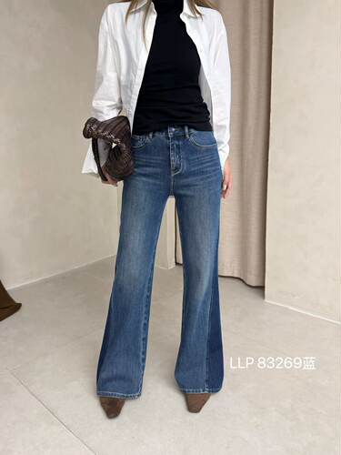 LLP83269时尚侧边拼色高腰牛仔喇叭裤2026年秋季新款女装长喇裤
