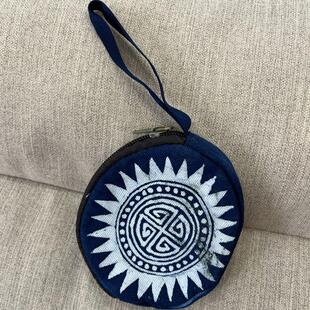 贵州蜡染圆形碎钱包化妆袋碎钱袋耳机袋铜鼓纹非遗特殊礼品包邮
