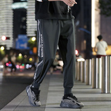 灰色