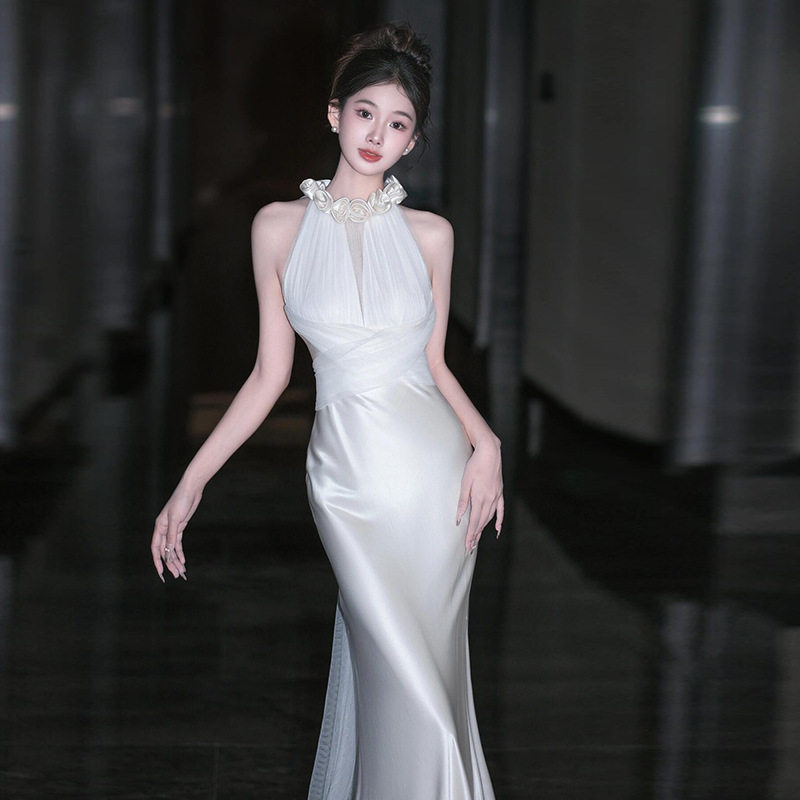 法式缎面轻婚纱高端party晚礼服挂脖走秀长裙超仙白色轻奢鱼尾裙