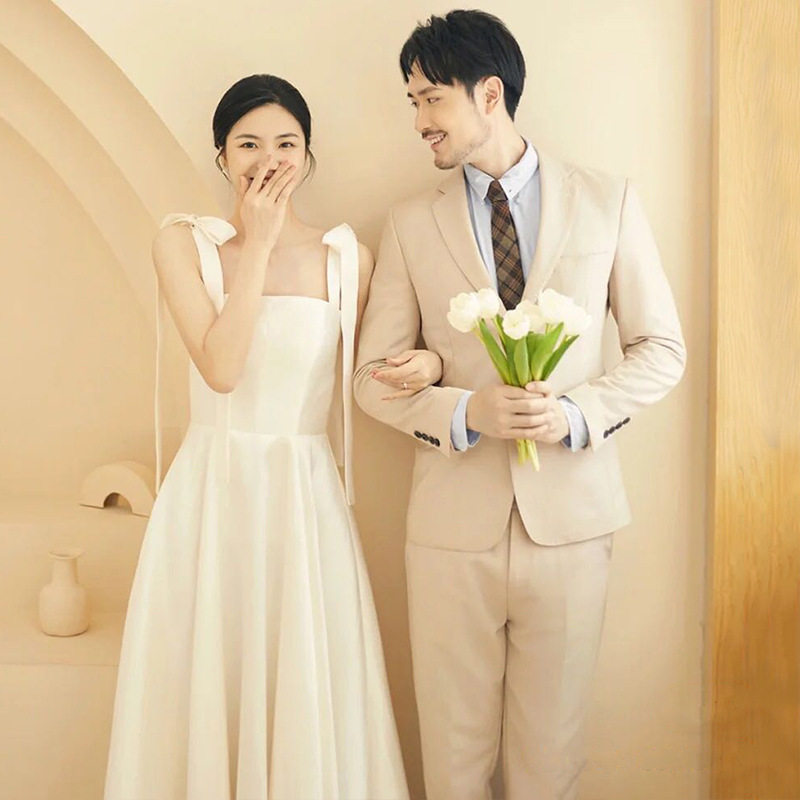 法式米白吊带收腰新娘出门婚纱