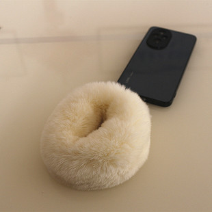 手机挂绳手腕款防丢保暖獭兔毛超大皮毛一体毛球包包挂件网红同款