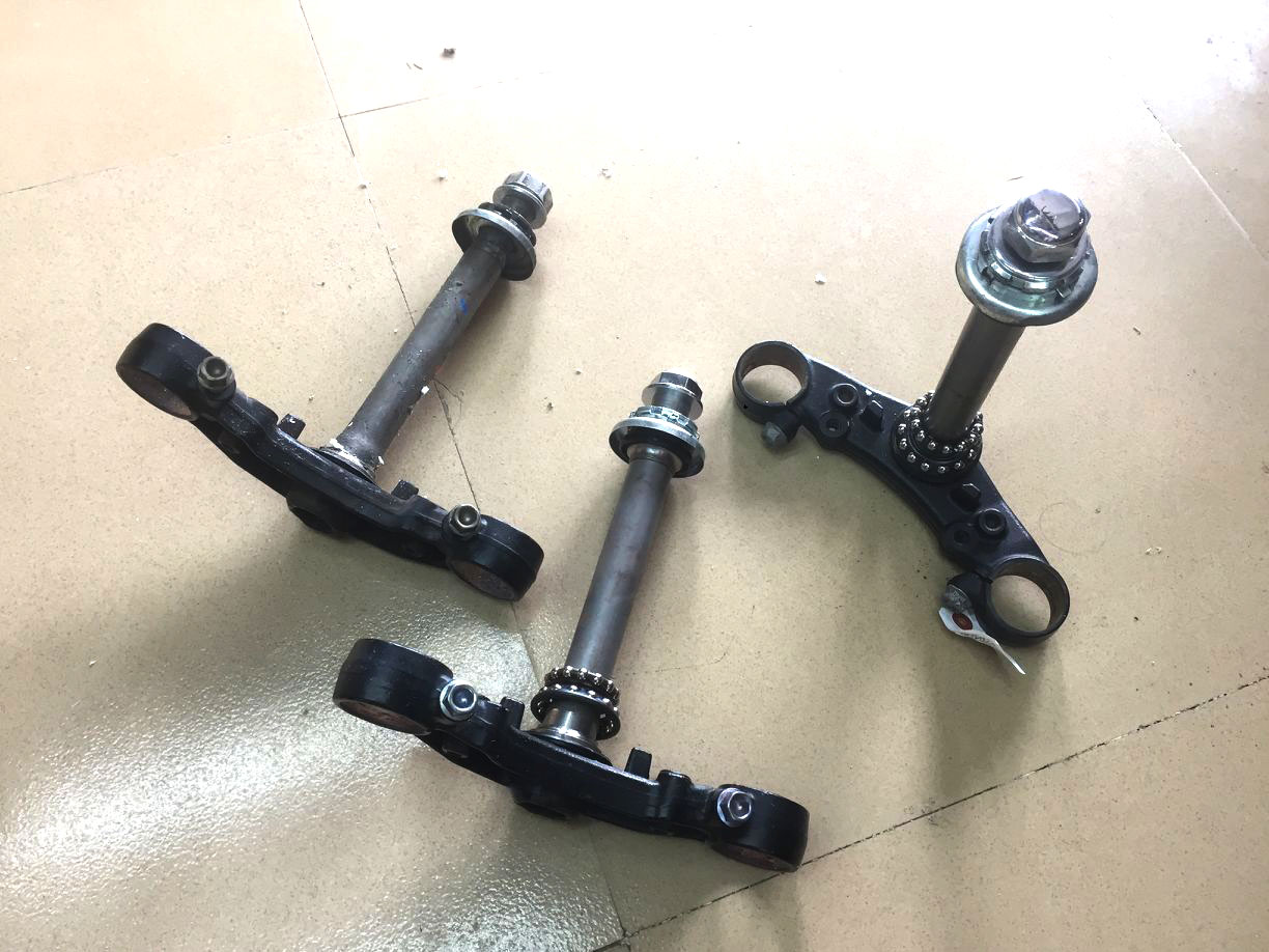 王靛摩配 CB400  VTEC123代 99-08下方向柱 下三通 下联板 方向轴