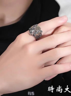 虎头戒指新款爆款虎头戒指男霸气钛钢复古老虎生肖夸张个性潮男饰