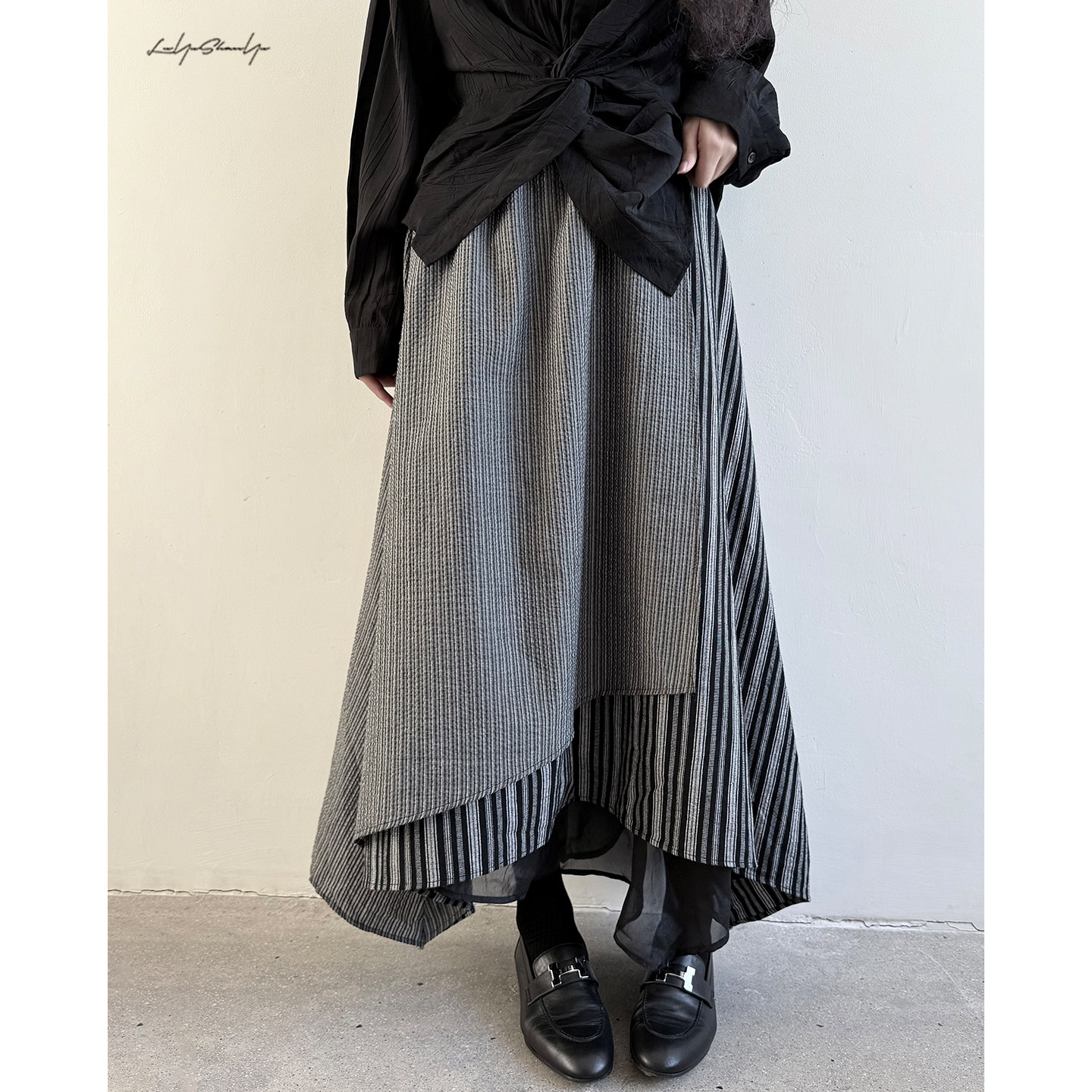 拼接设计小众条纹多层次暗黑半裙