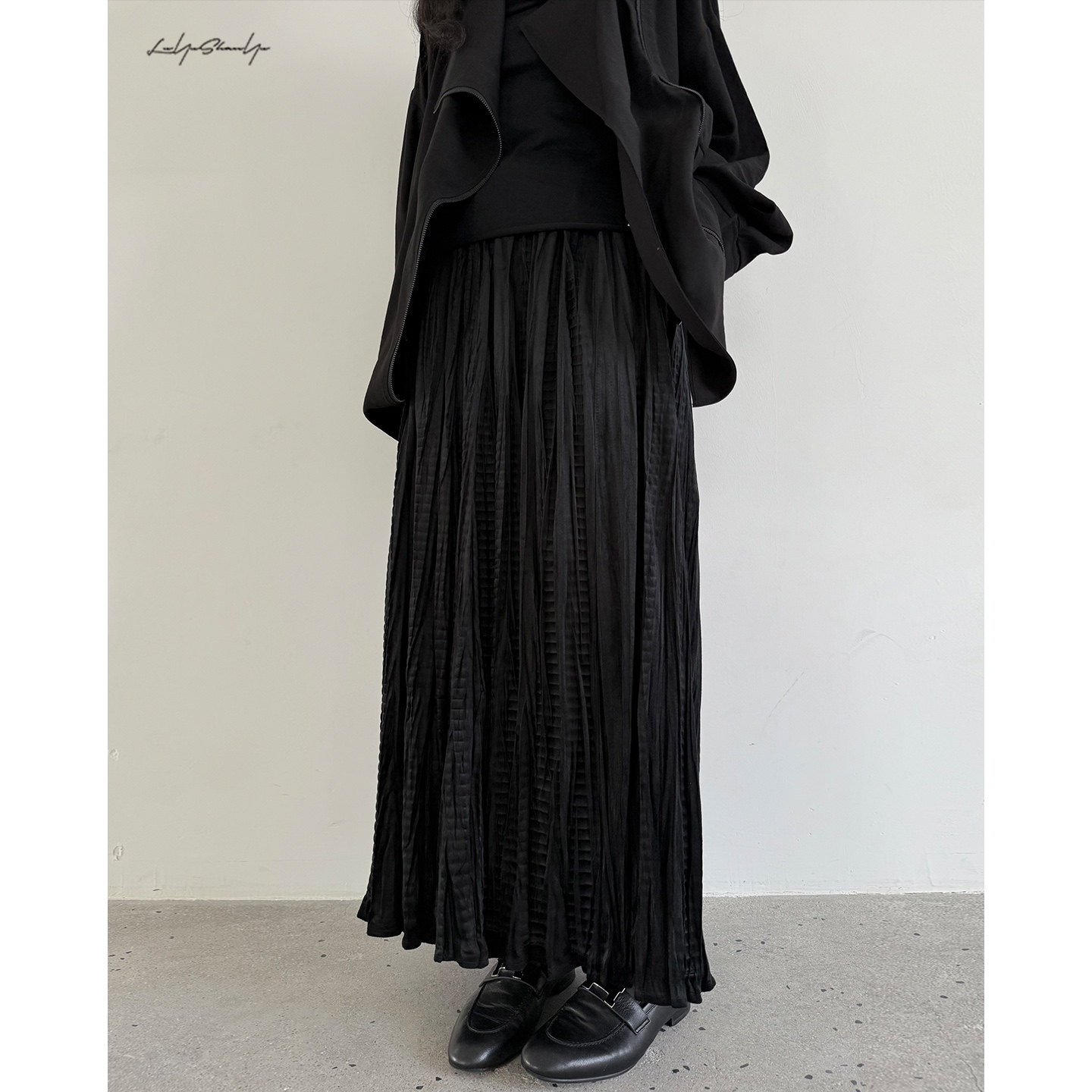 陆与山屿【垂绒】质感丝绒玉米折压褶百褶A字半身裙秋冬季黑色裙,女装/女士精品,半身裙,淘宝优惠券,粉丝福利购,淘宝优惠卷