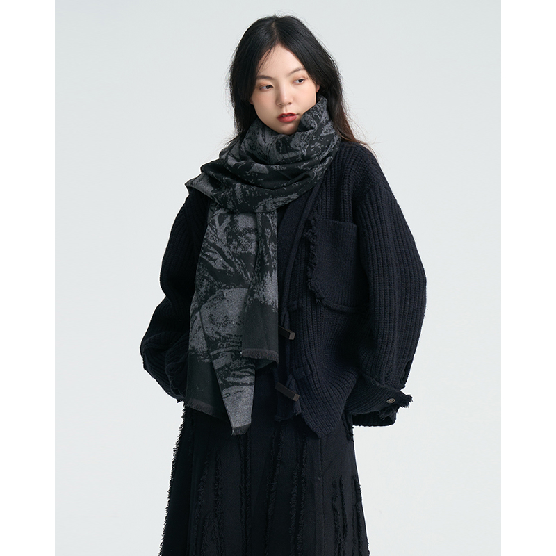 暗黑系流苏仿羊绒围巾