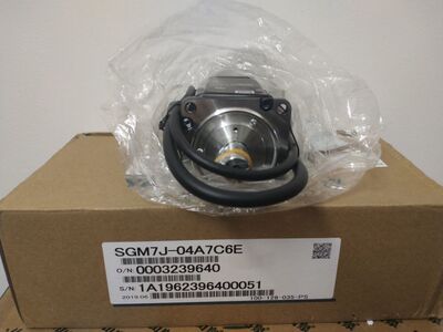 全新原装安川400w伺服电机SGM7J-04A7C6E现货包邮