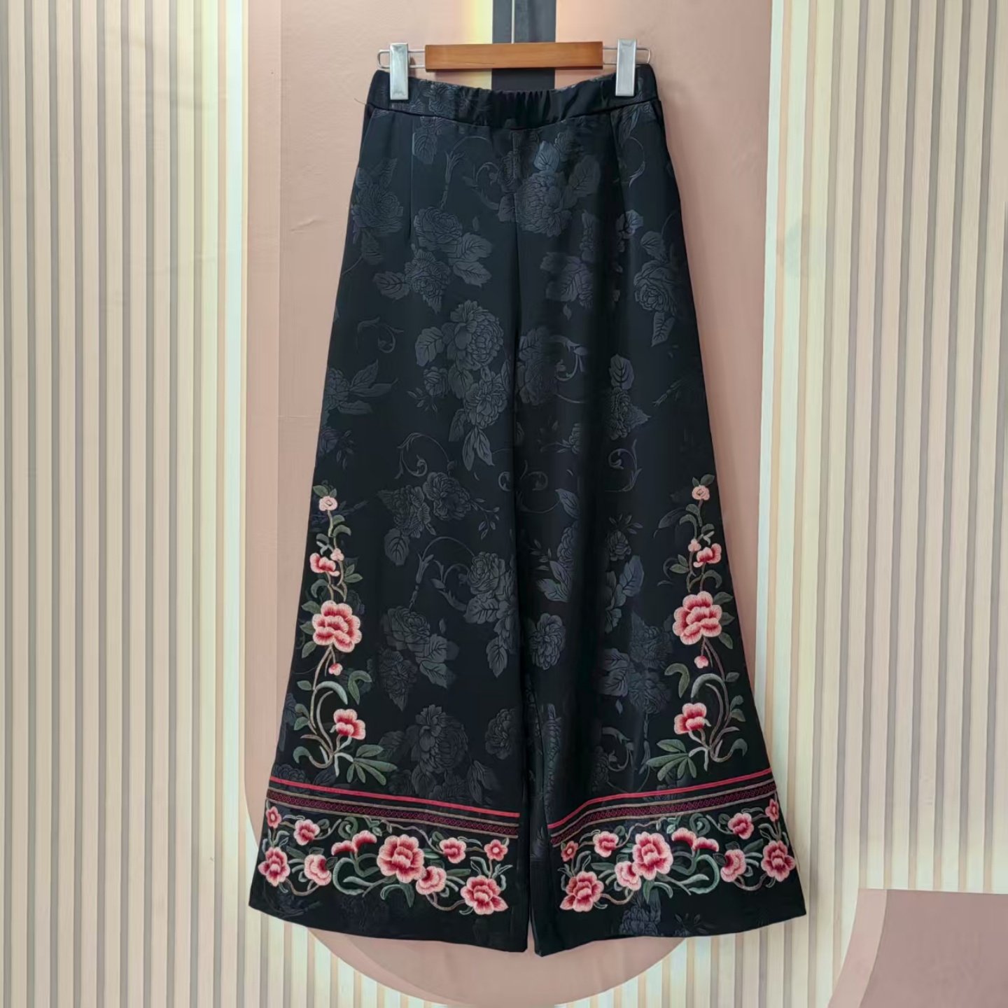 2025秋冬新款民族风刺绣花阔腿裤子女大码宽松显瘦复古百搭女长裤