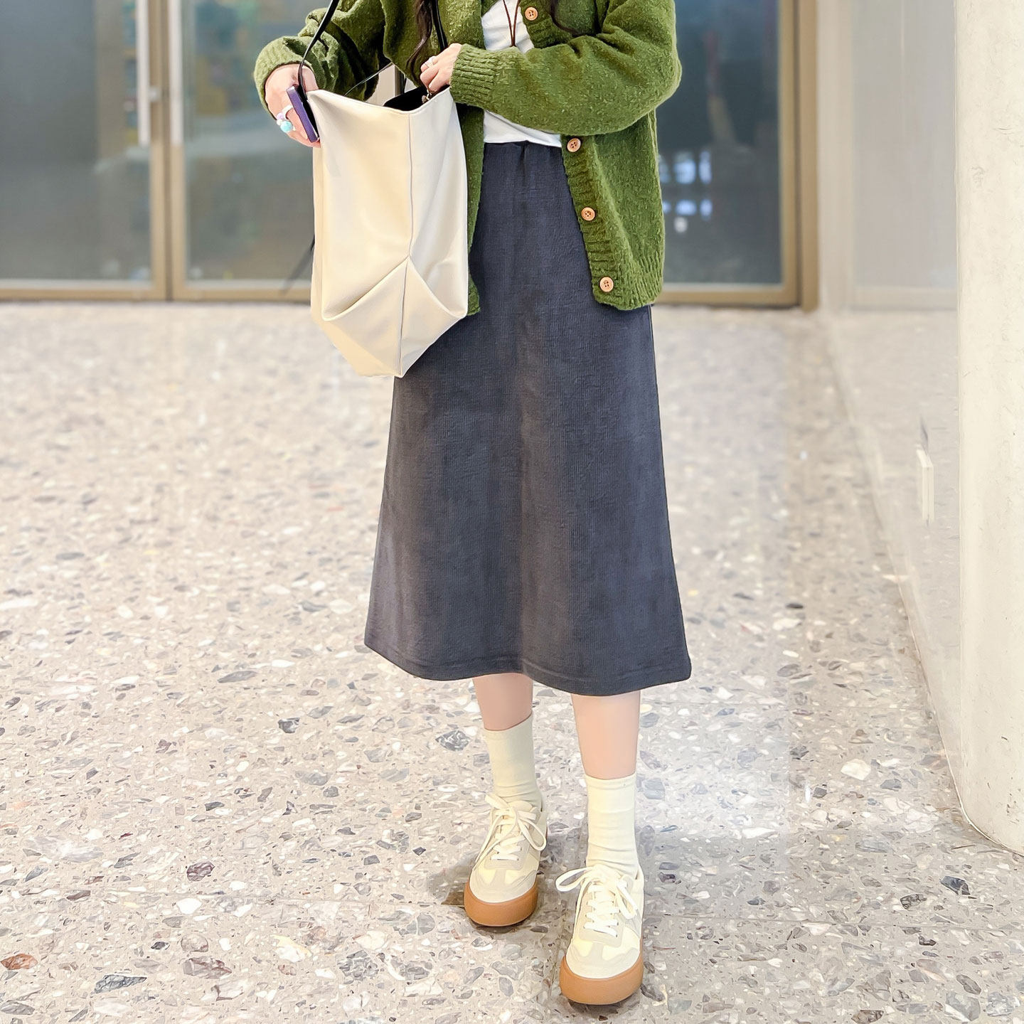 深灰色半身裙春秋女中长款高腰复古宽松显瘦大码休闲百搭直筒裙子