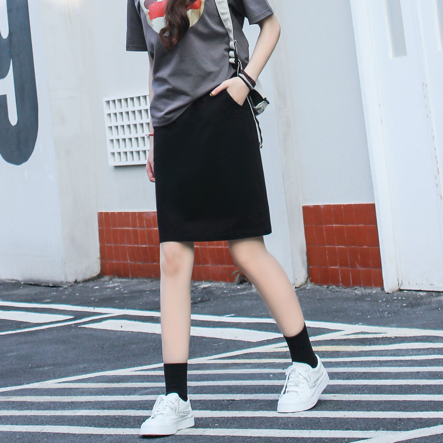 黑色半身裙女夏季薄款宽松大码显瘦百搭松紧腰休闲小个子直筒中裙