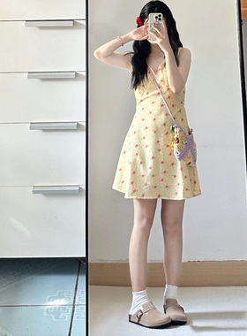 lu.meng同款黄色碎花连衣裙法式v领显高甜美无袖背心裙a字短裙
