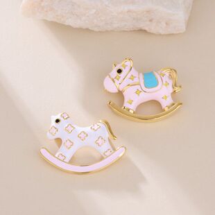 动物粉色卡通滴油可爱生肖胸针少女别针女心首饰百搭木马镀金饰品