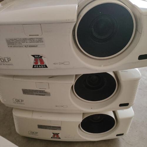议价三菱电机GX680投影仪 VLT-XD560LP（7台），维修