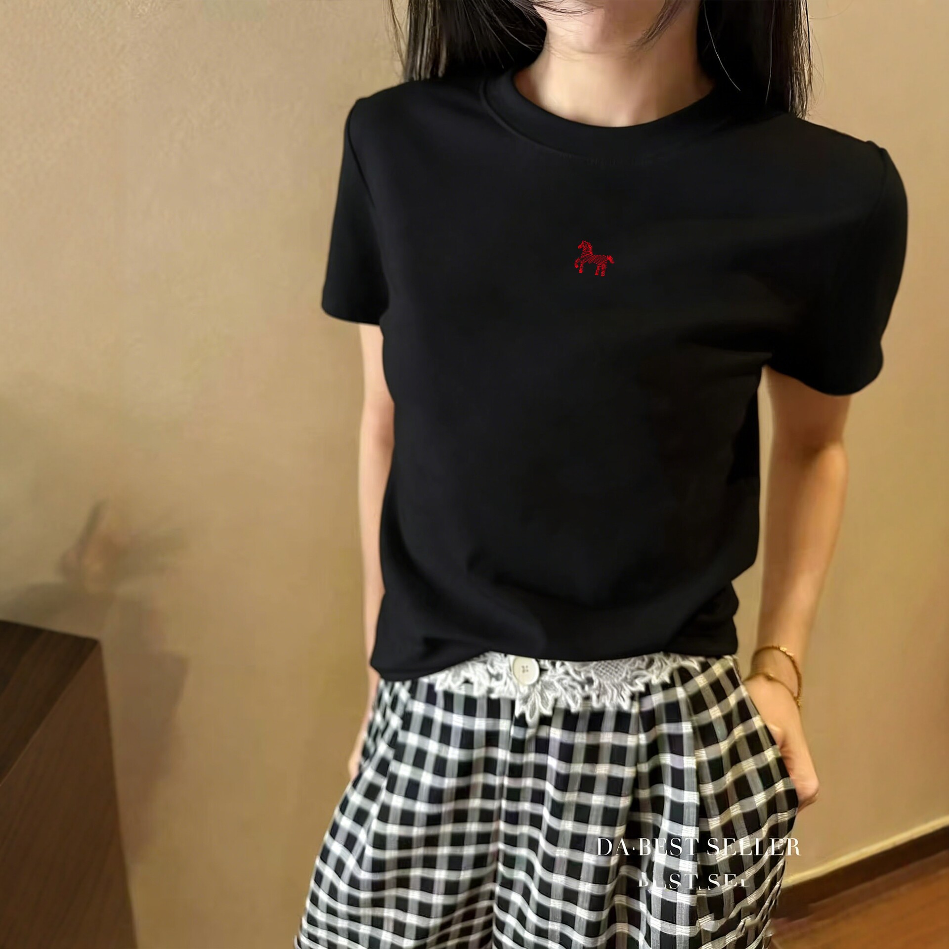 南油欧货2026夏季极简乱线手绘小马印花圆领短袖T恤修身显瘦上衣
