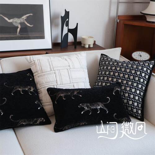 中古风抱枕意式轻奢靠包沙发靠垫黑色复古风高档别墅大平层靠枕