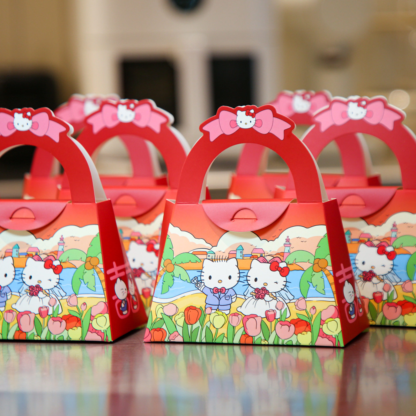 卡通结婚喜糖盒KT猫婚礼糖果包装盒可爱凯蒂猫桌糖盒手提喜糖盒子