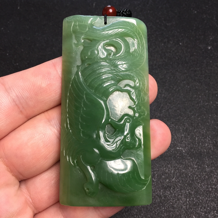 天然和田玉俄罗斯山料碧玉粉绿到阳绿仿古凤长牌吊坠正品玉石保真