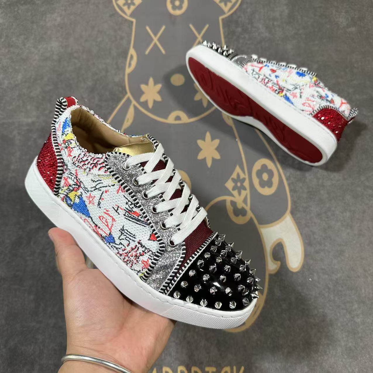 欧洲站新款板鞋红底水钻铆钉男鞋休闲2025爆款潮流鞋子时尚百搭男