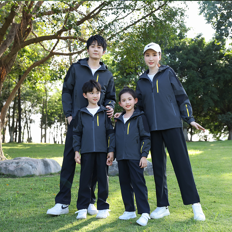 厂家现货亲子装冲锋衣男女同款2025新款春秋单层情侣外套，女装户外服装，奇怪漫猴工厂店