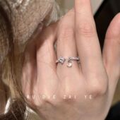 如蝶在野 开口闪钻水滴吊坠戒指轻奢气质高级感开口戒 四叶花露珠