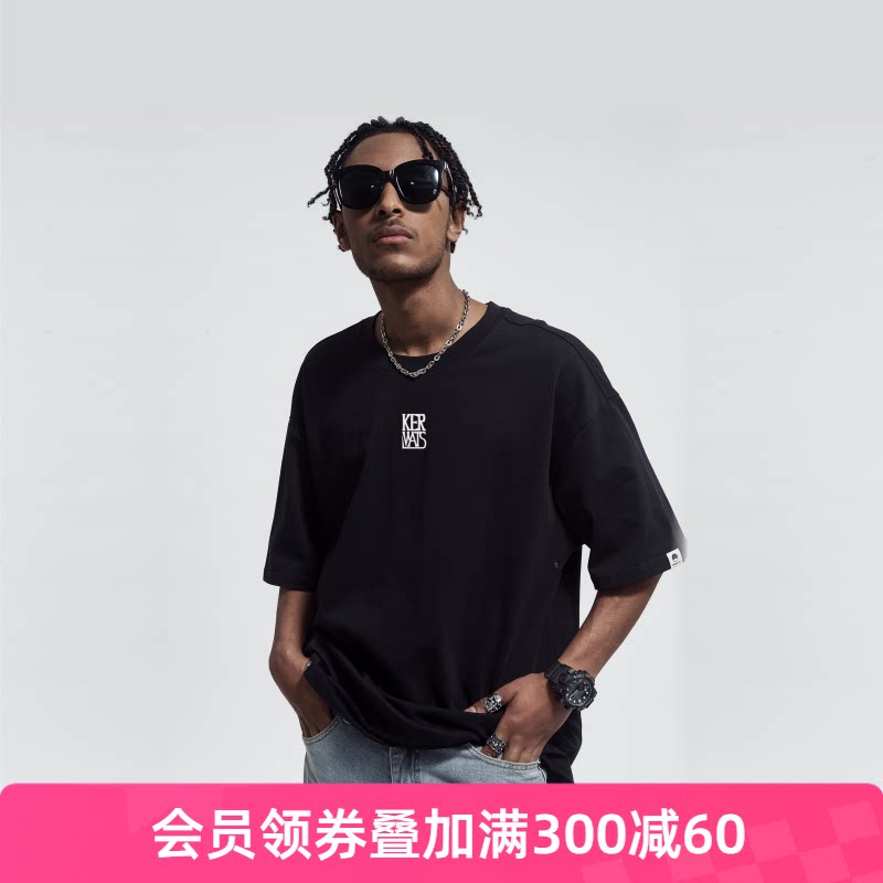 kerwats可维斯品牌大码男女无性别英文胸花美式夏季落肩短袖t恤