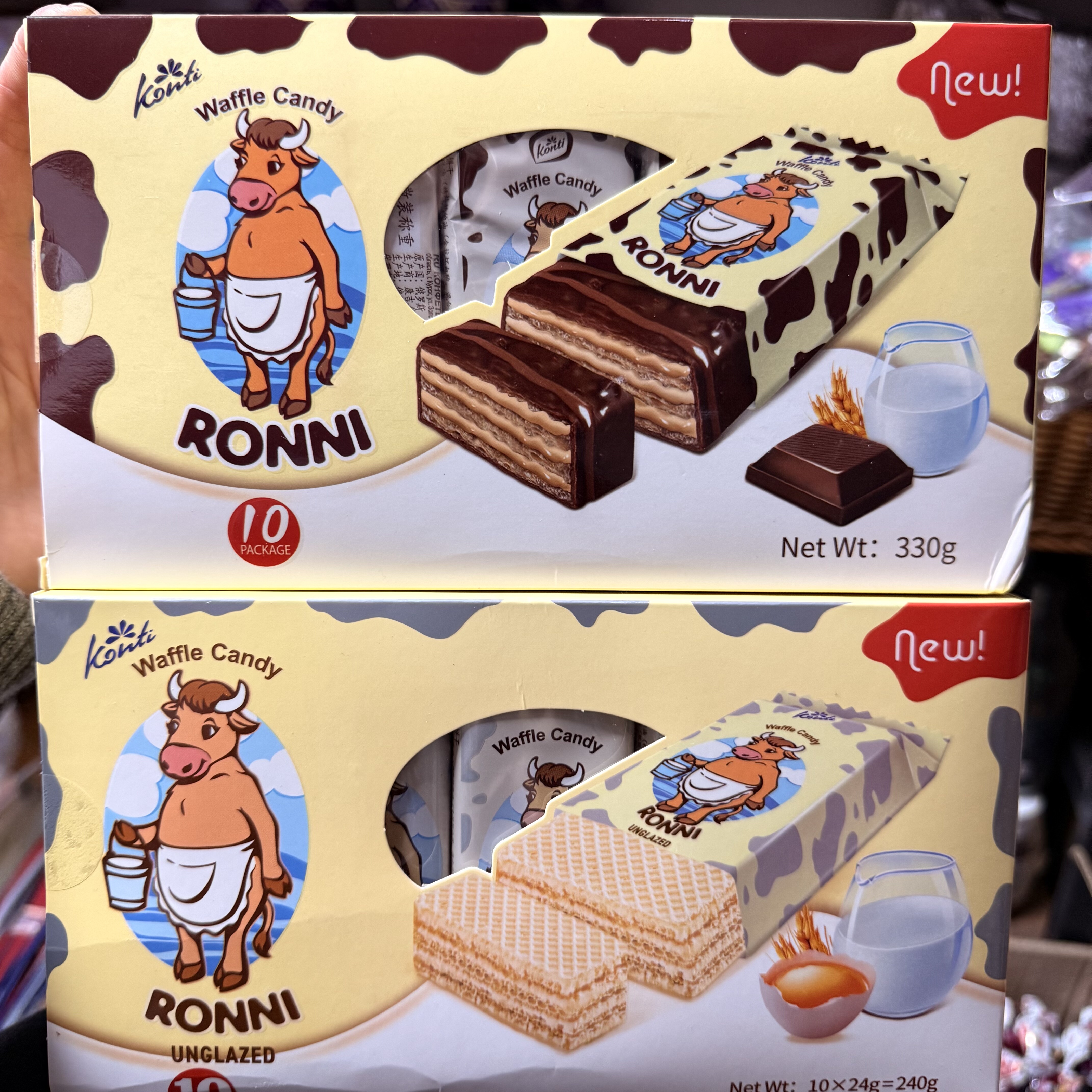 俄罗斯进口零食大奶牛威化巧克力味夹心威化饼干konti休闲零食品