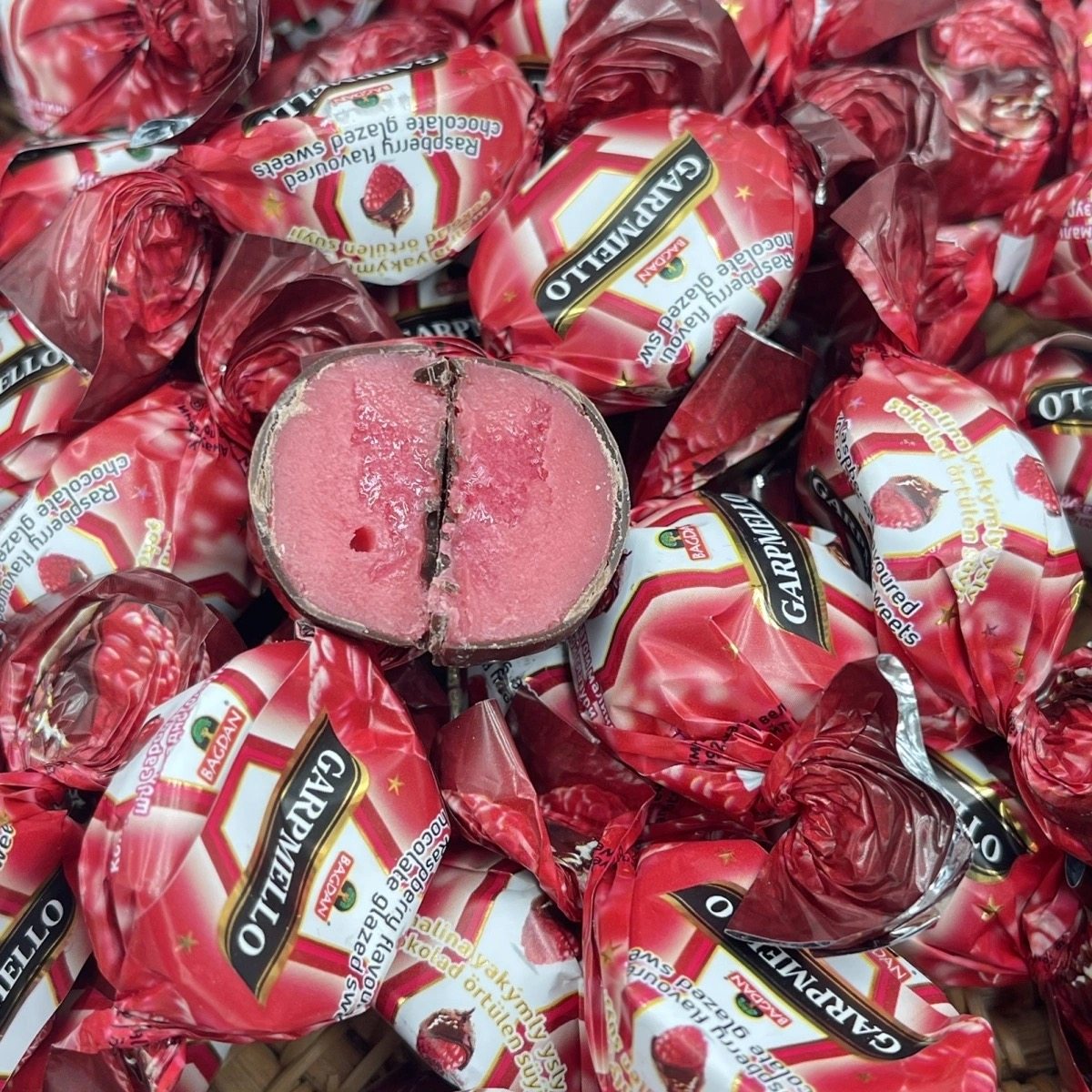 土库曼覆盆子夹心巧克力进口水果味喜糖零食散装包邮霍尔果斯发货