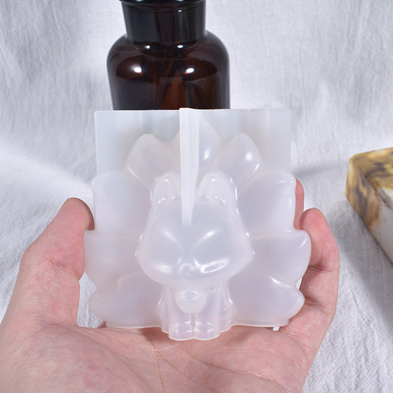diy水晶滴胶模具立体九尾狐狸摆