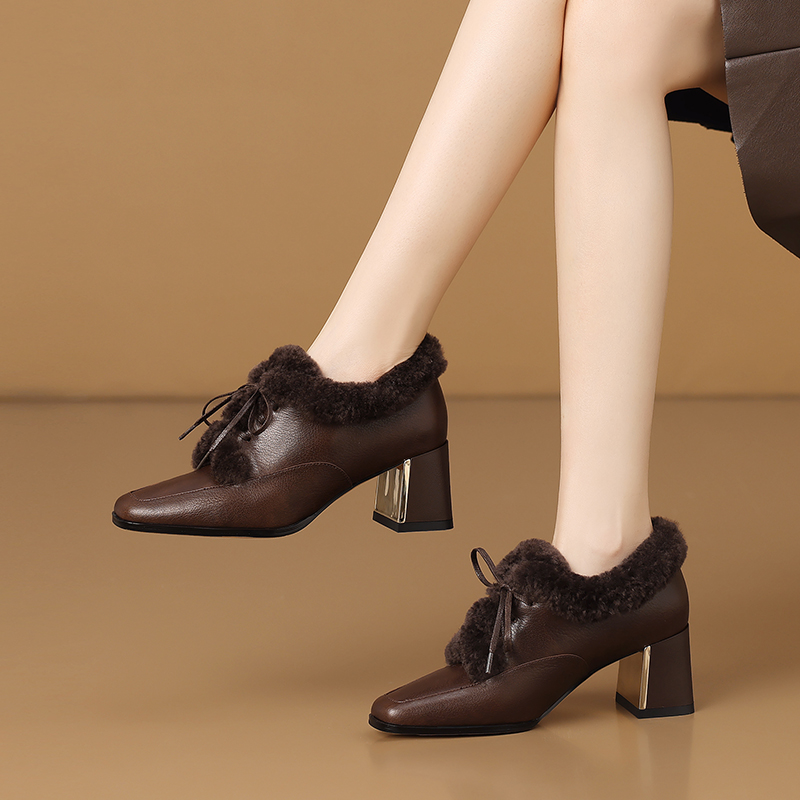 复古系带真皮毛毛鞋女牛皮粗高跟