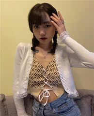 Real auction and real price design feeling lace up color matching suspender Vest + solid color fungus edge cardigan coat