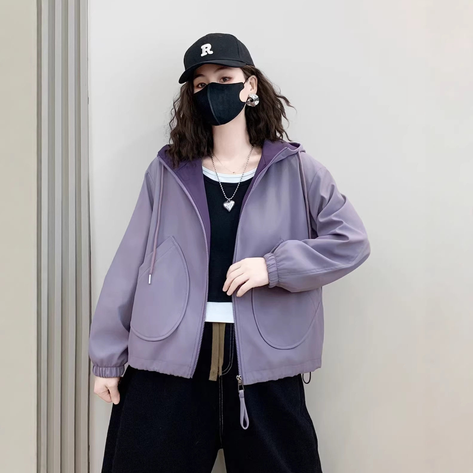 巨好看的早春休闲连帽短外套女2026春秋新款宽松百搭显瘦夹克上衣