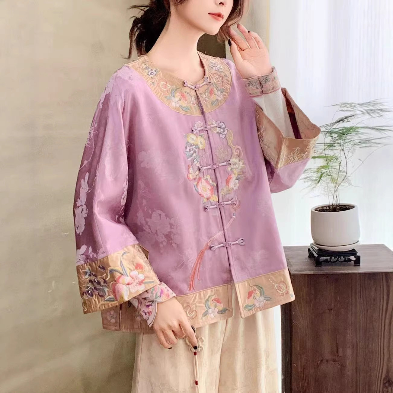 2026年春款外套女缎面刺绣太太服提花刺绣国风外套衬衣上衣民族风