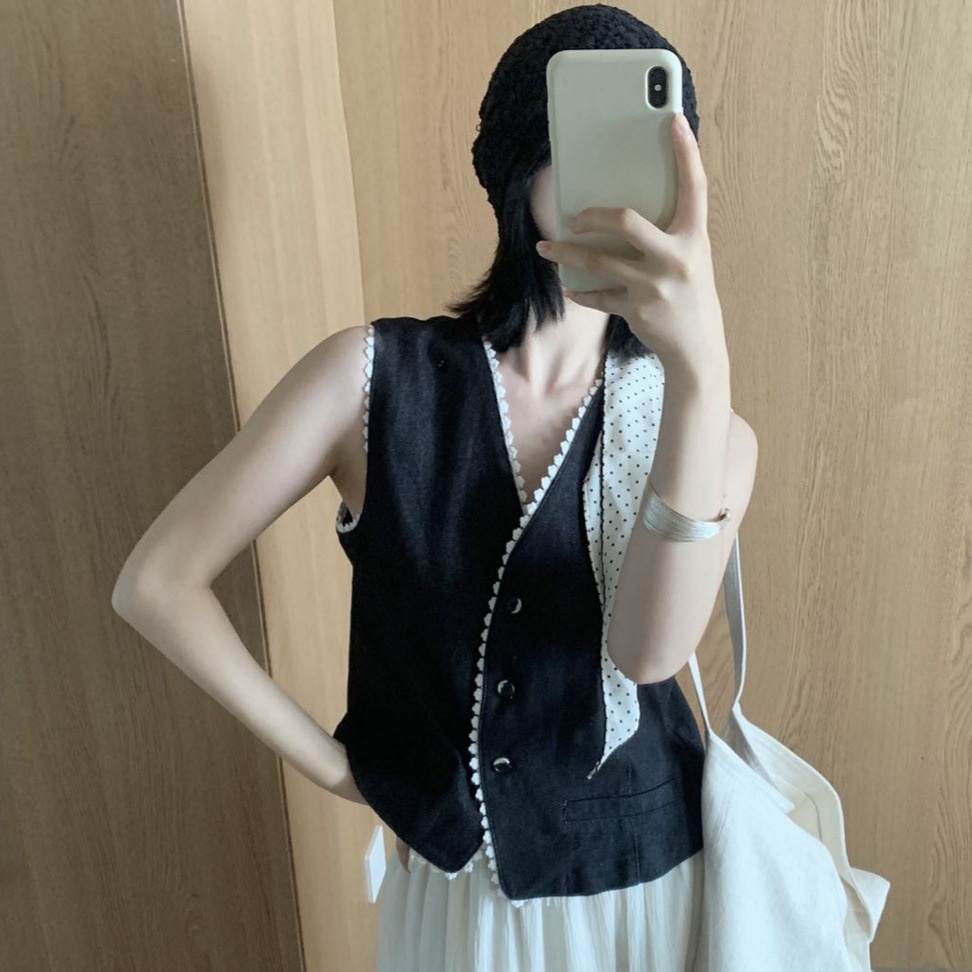 韩系蕾丝拼接V领单排扣马甲背心女2025秋季新款百搭气质无袖上衣