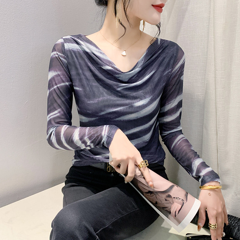 设计感扎染印花网纱打底衫女图片