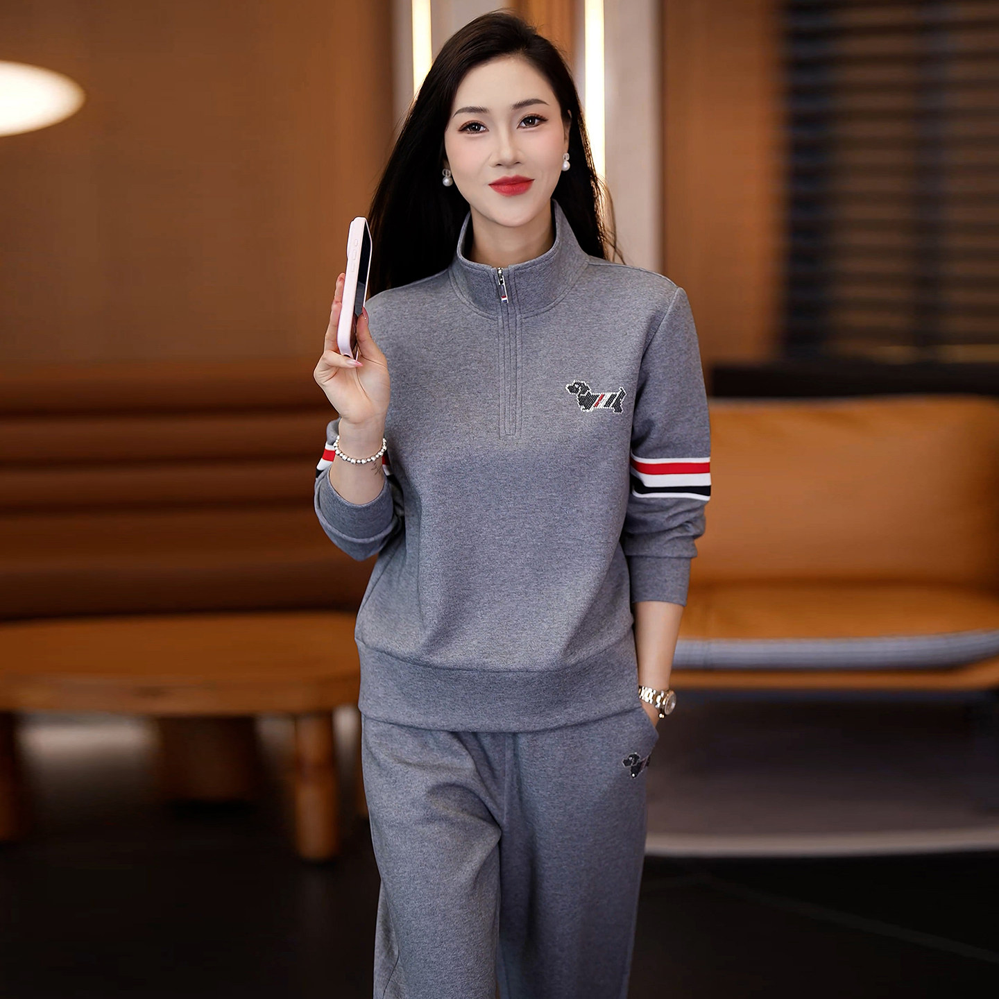 时尚韩版休闲运动套装女秋季立领半拉链卫衣两件套显瘦减龄女装