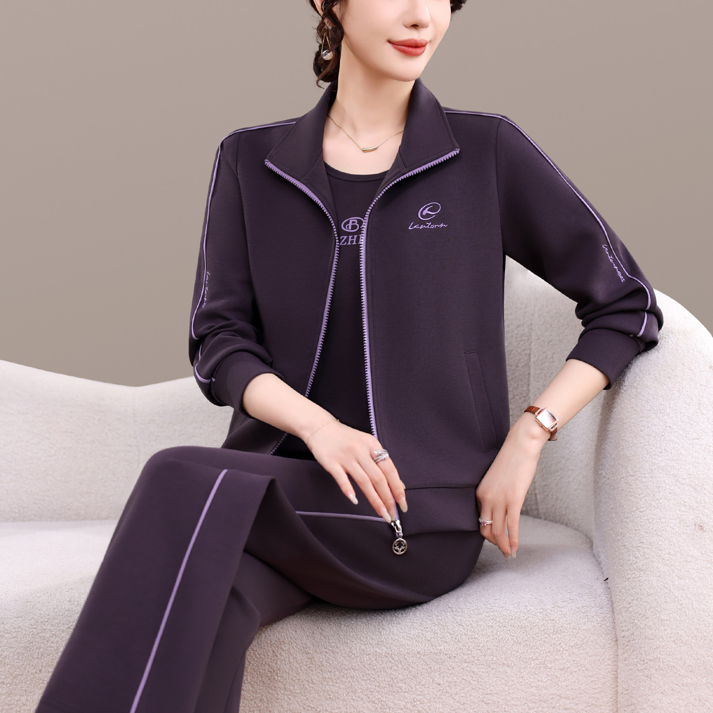 休闲运动套装女秋季2026新款宽松开衫三件套洋气妈妈装减龄跑步服