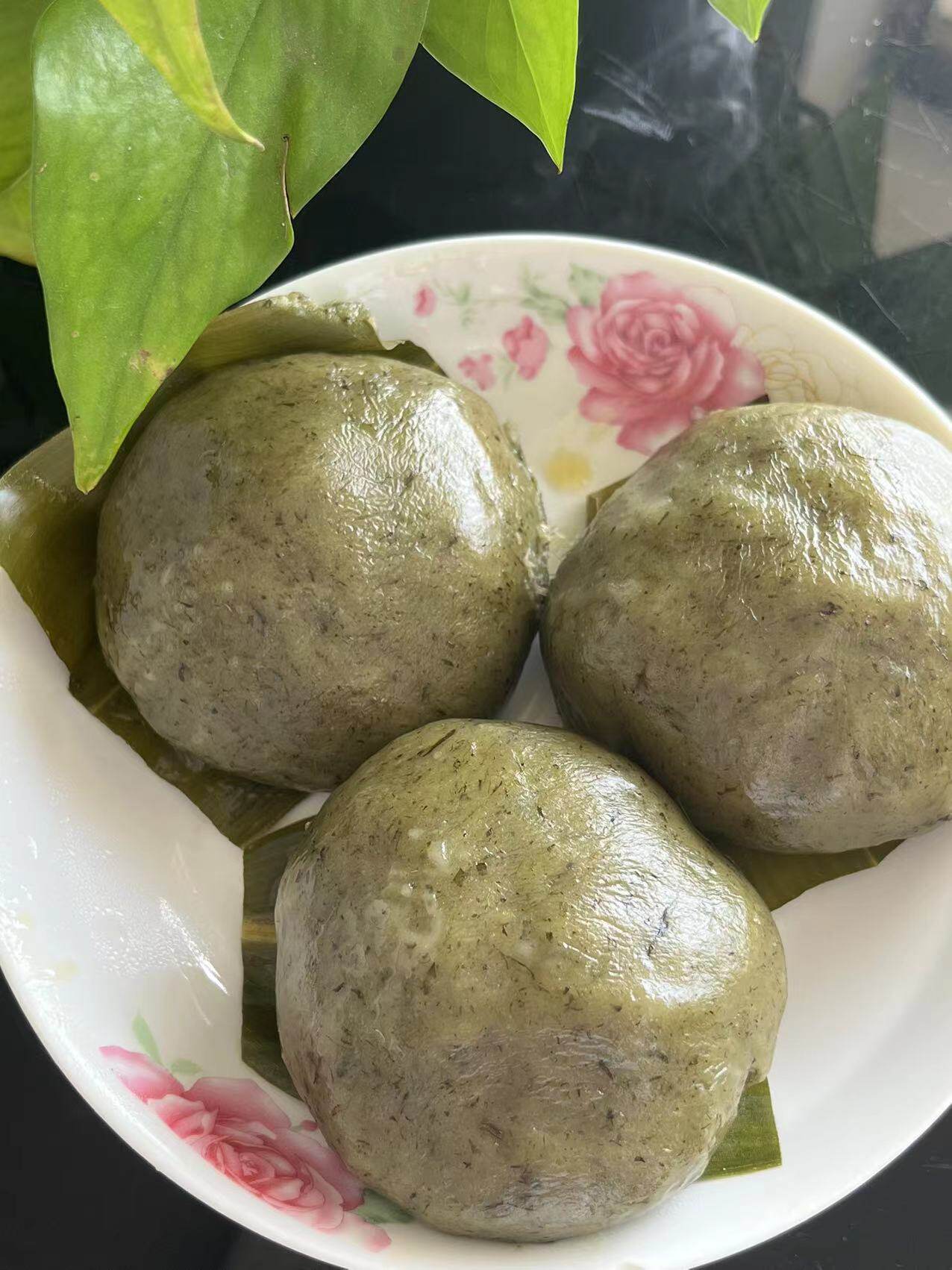 安徽安庆宿松特产许雀粑糯米艾草糍粑水萩粑水菊粑鼠曲草粑