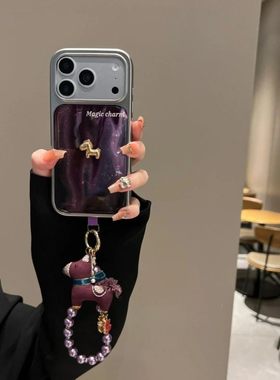 中国风复古渐层紫色立体小金马适用於苹果17pro手机保护壳iphone16马年手錬条14promax滴胶13寓意好物15pro