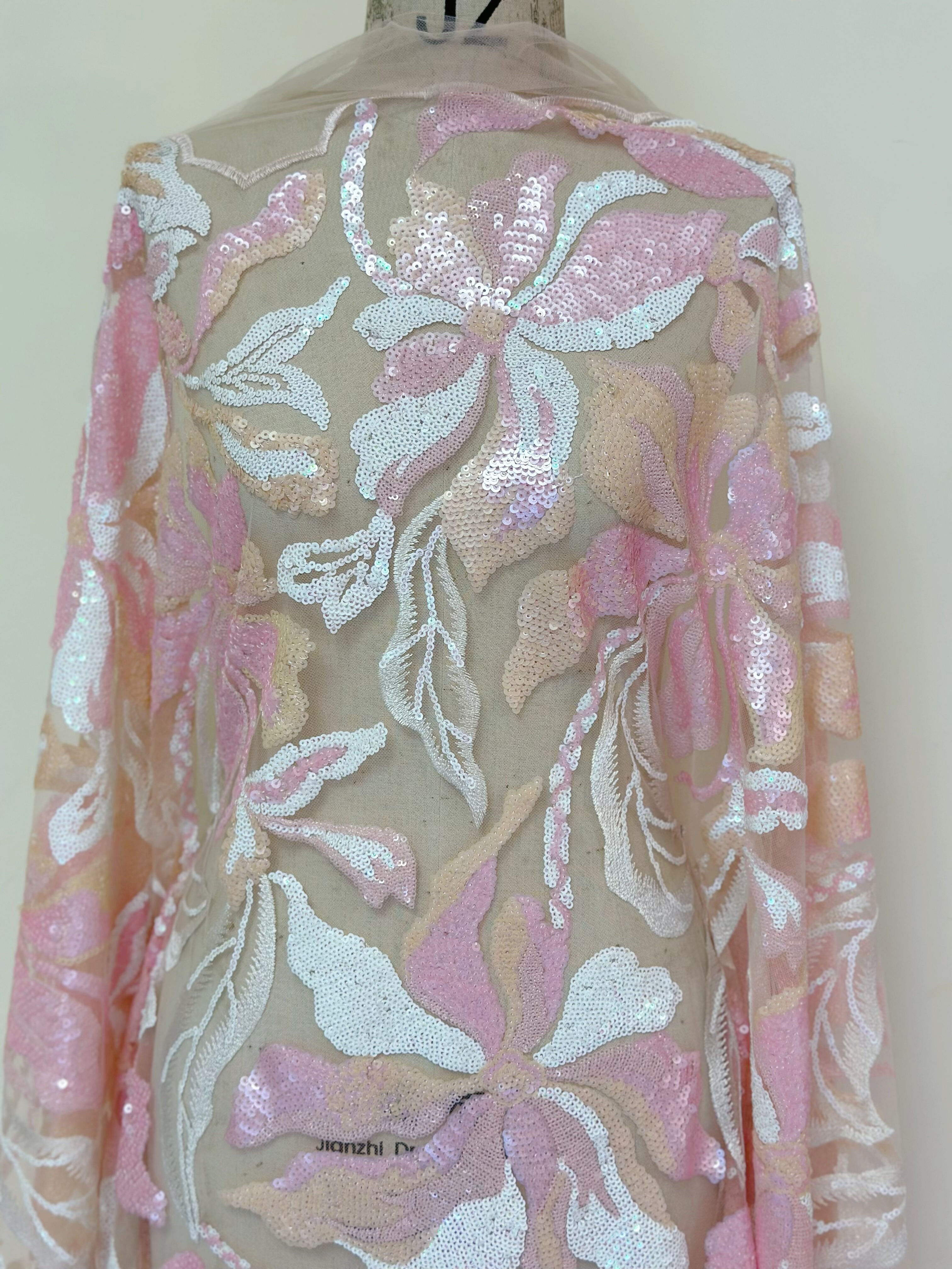 S0粉色白色全亮片大花朵立体刺绣网纱蕾丝面料布料敬酒服汉服料